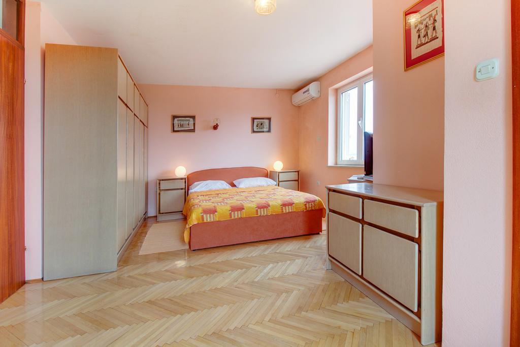 Apartment Mario Мали-Лошинь Номер фото